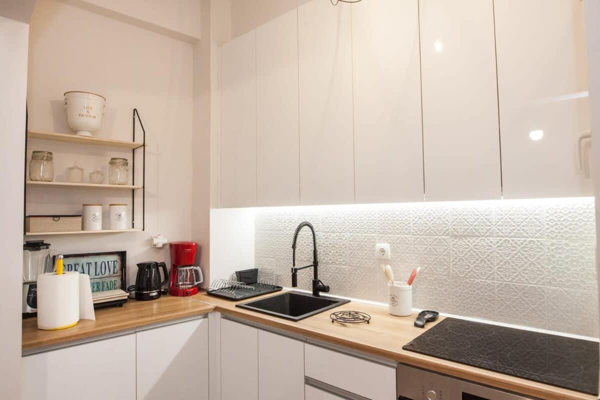 Contemporary Stylish Apartment Located Near Metaxourgeio Area Athene Buitenkant foto